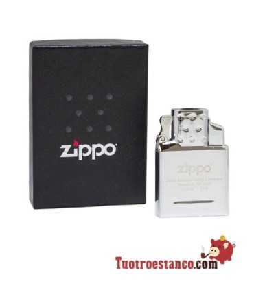 Zippo Zünde eine Flamme an