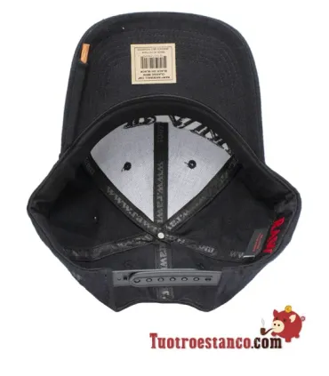 Tudo preto no RAW + Poker cap.